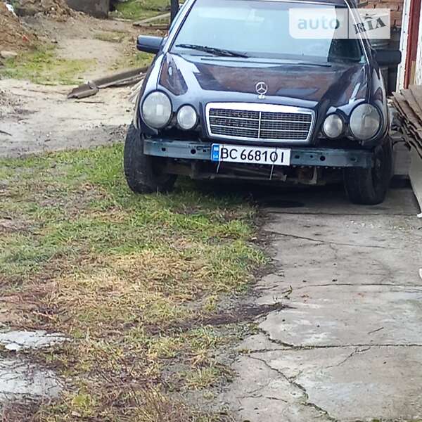 1996 mercedes-benz 210