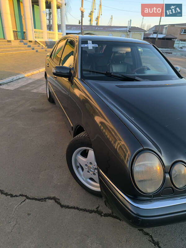 1996 mercedes-benz e 300t d