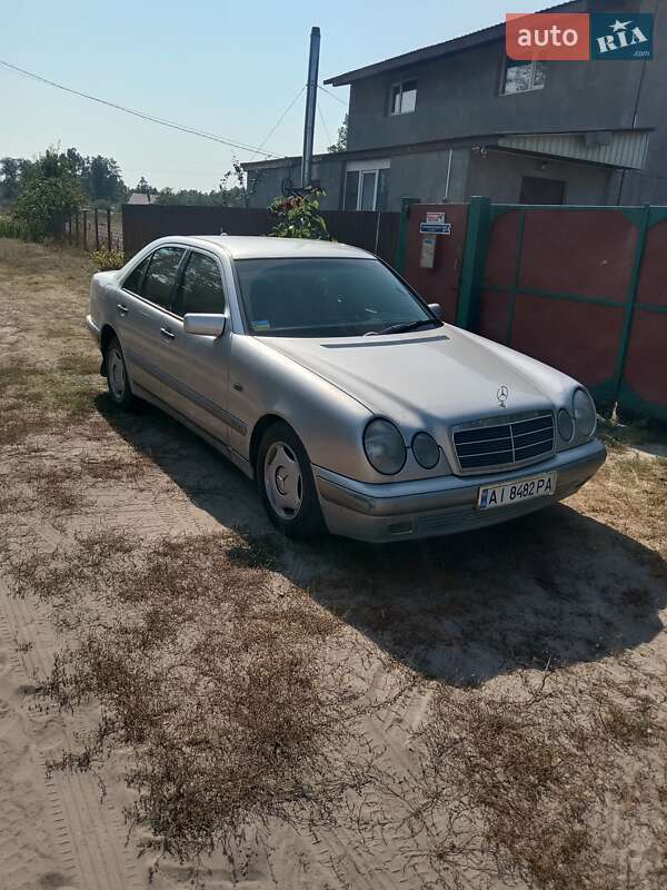 1999 mercedes-benz e 200