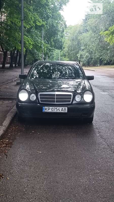 1999 mercedes-benz e 200