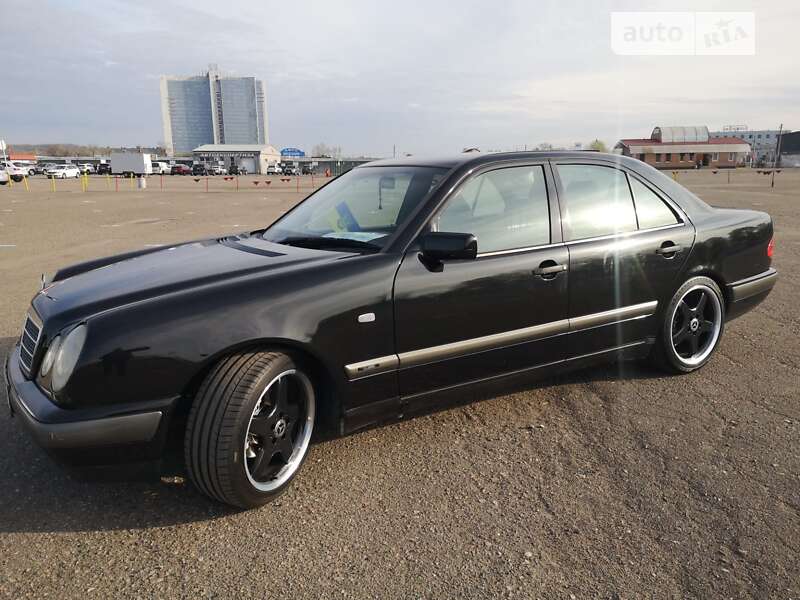 1999 mercedes-benz e 200