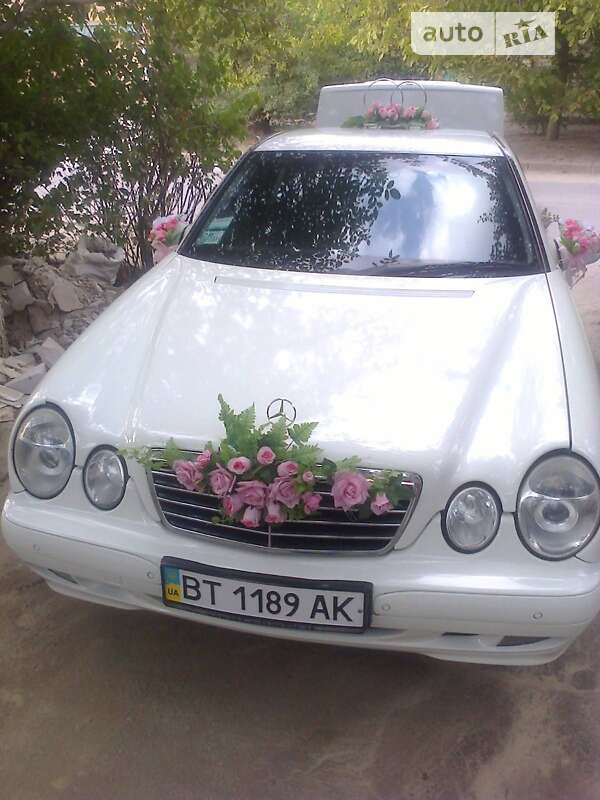 2000 mercedes-benz e 200