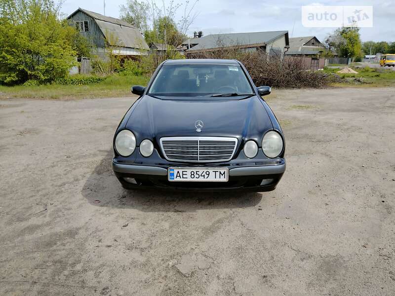 2000 mercedes-benz e 200