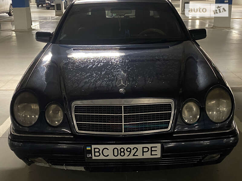 1995 mercedes-benz 210