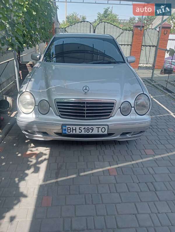 2000 mercedes-benz e 200