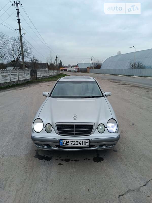 2001 mercedes-benz e 200