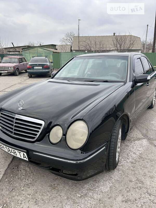 2000 mercedes-benz e-200