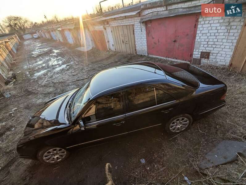 2000 mercedes-benz e-200