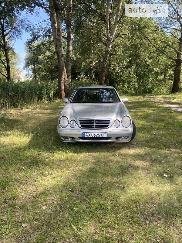 2001 mercedes-benz e 200