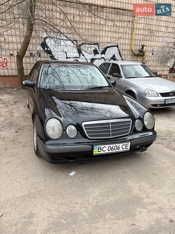 2001 mercedes-benz e 200