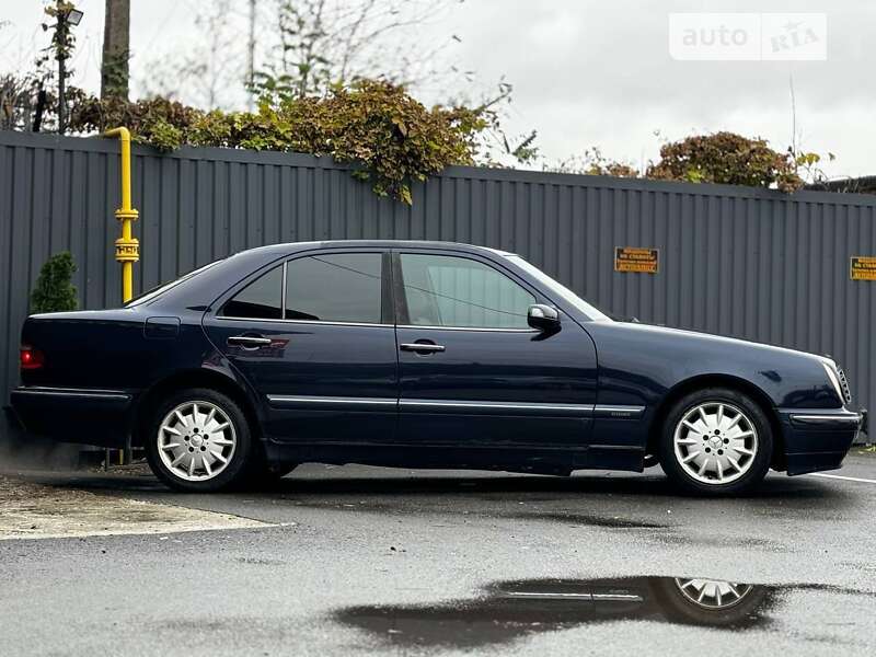 2001 mercedes-benz e 200