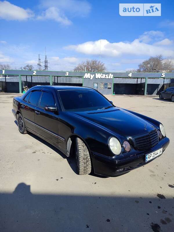2001 mercedes-benz e 200