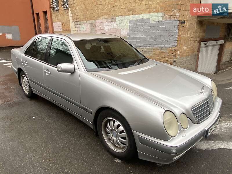 2001 mercedes-benz e 200