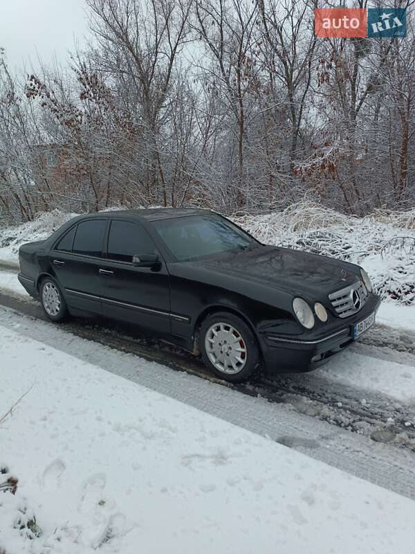 2001 mercedes-benz e 200