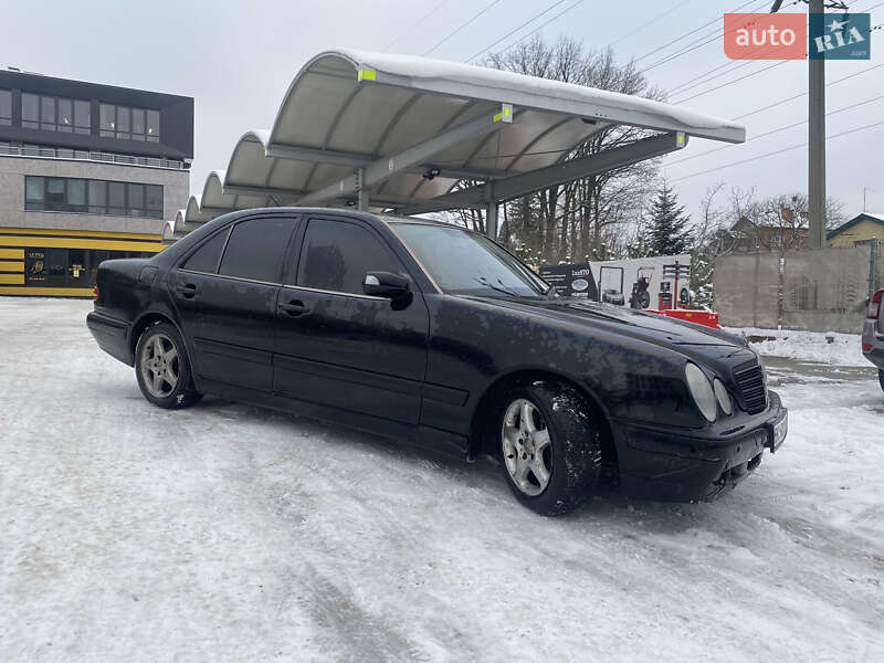 2002 mercedes-benz e 200