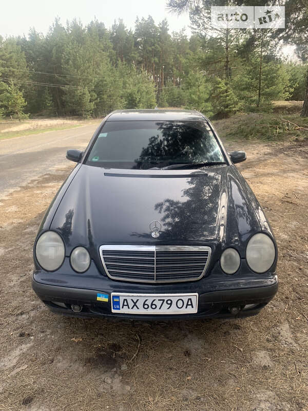2001 mercedes-benz e 200