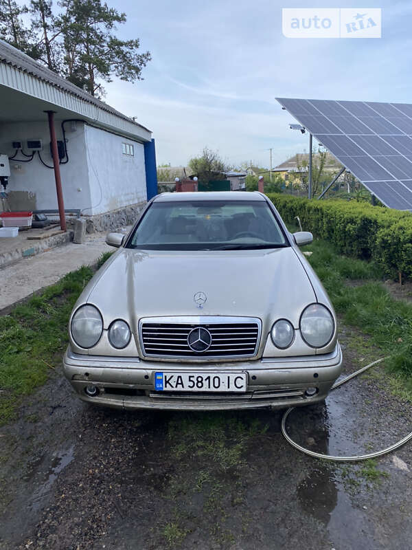 1999 mercedes-benz e 240