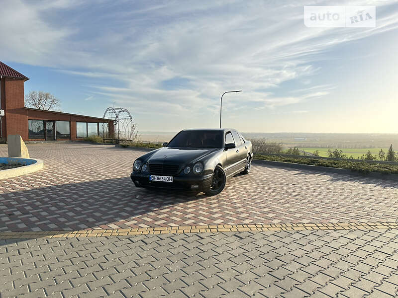 2000 mercedes-benz e 240