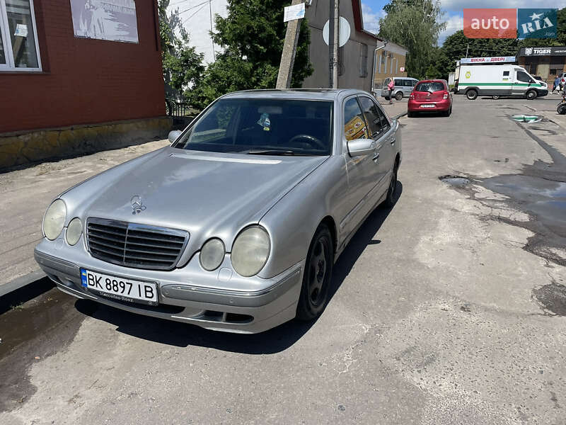 2000 mercedes-benz e 240