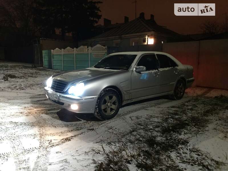 1999 mercedes-benz e-320-