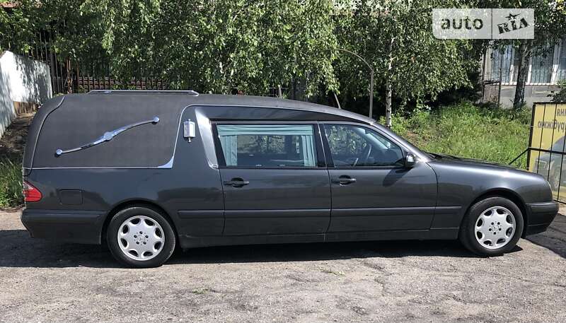 2001 mercedes-benz e 220