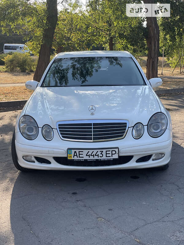 2004 mercedes-benz e 200