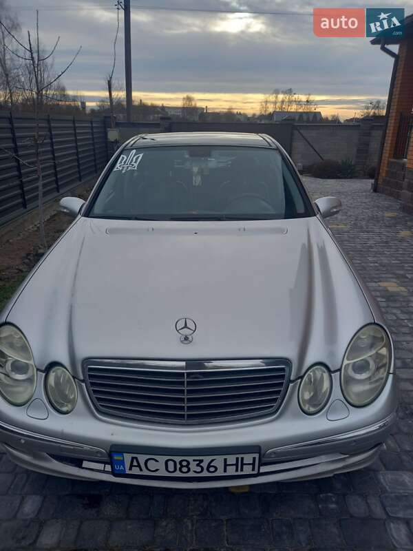2004 mercedes-benz e 200