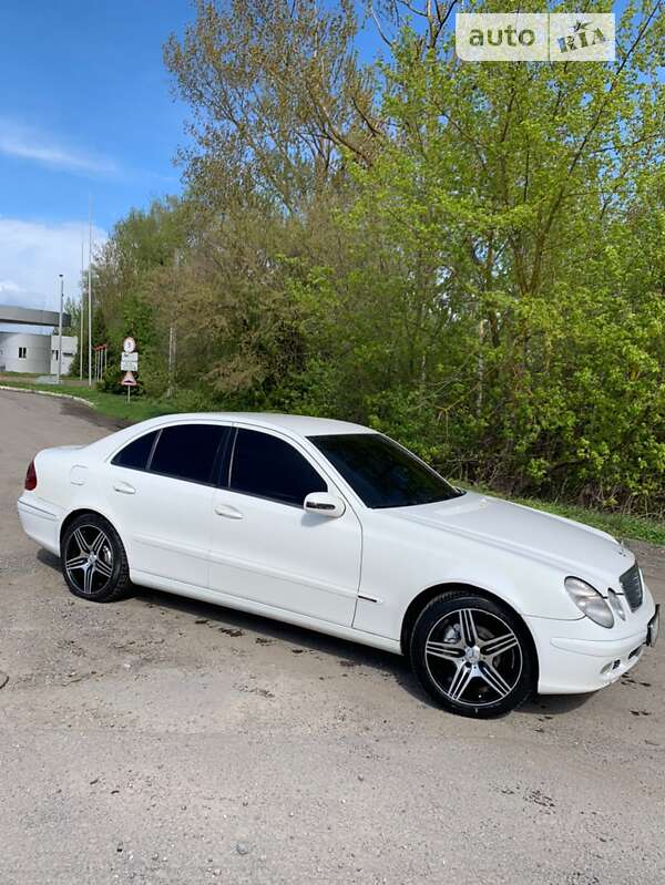 2004 mercedes-benz e 200