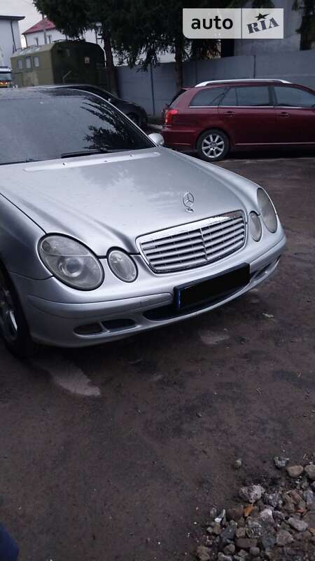 2004 mercedes-benz e 200