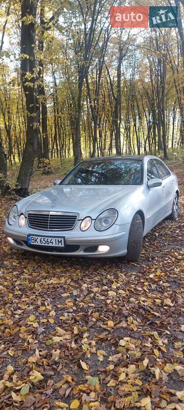 2003 mercedes-benz e 200