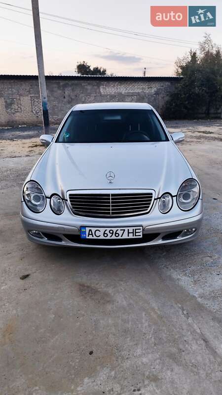 2003 mercedes-benz e 200