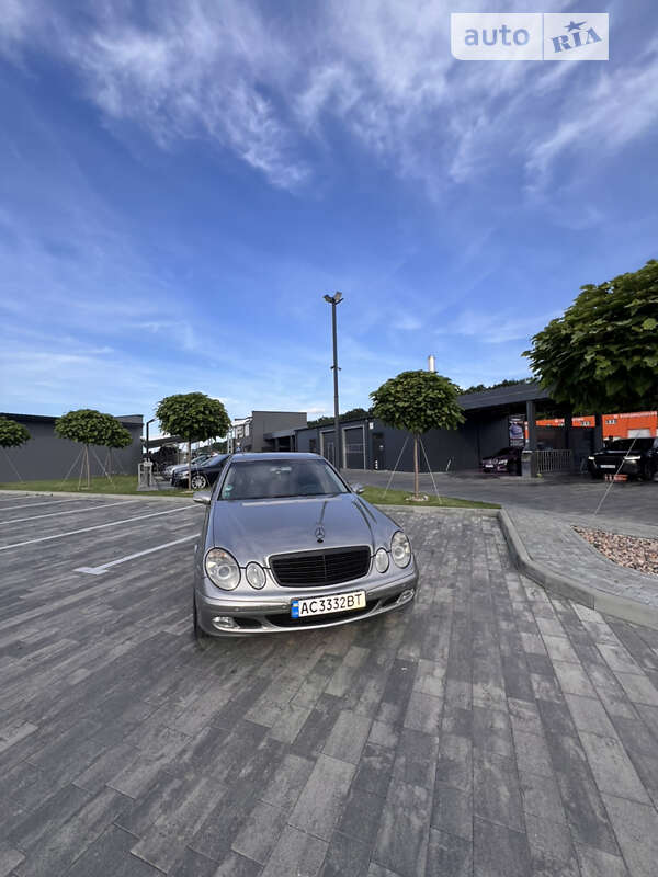 2002 mercedes-benz e 220
