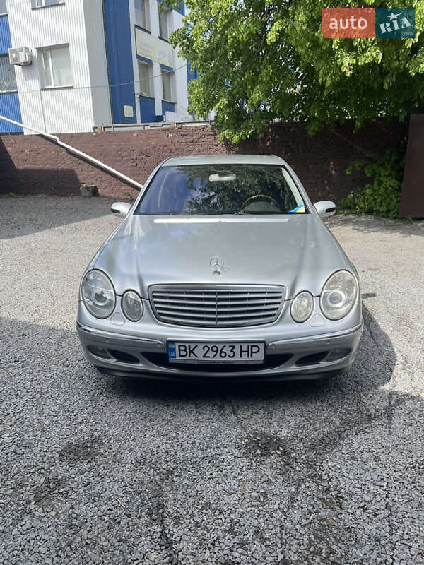 2003 mercedes-benz e 220