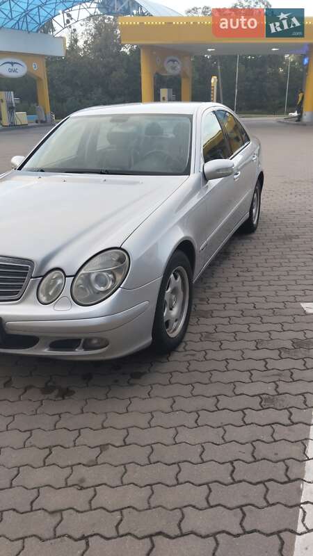 2005 mercedes-benz e 220