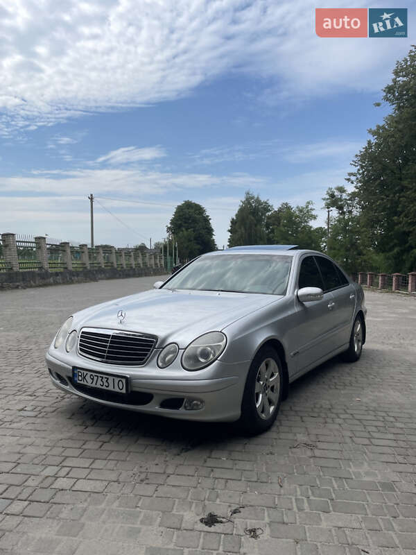 2002 mercedes-benz e 200