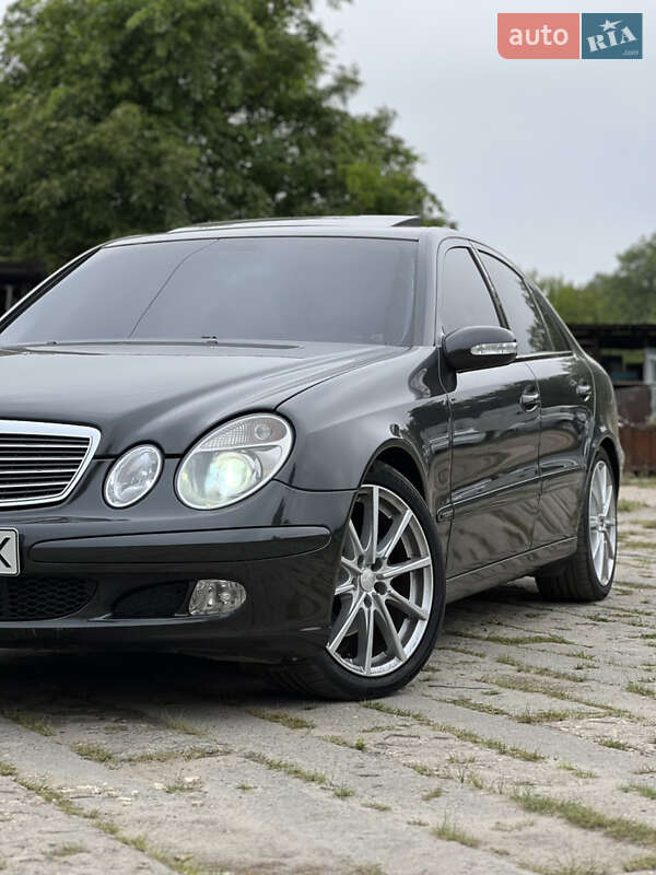 2003 mercedes-benz e 200