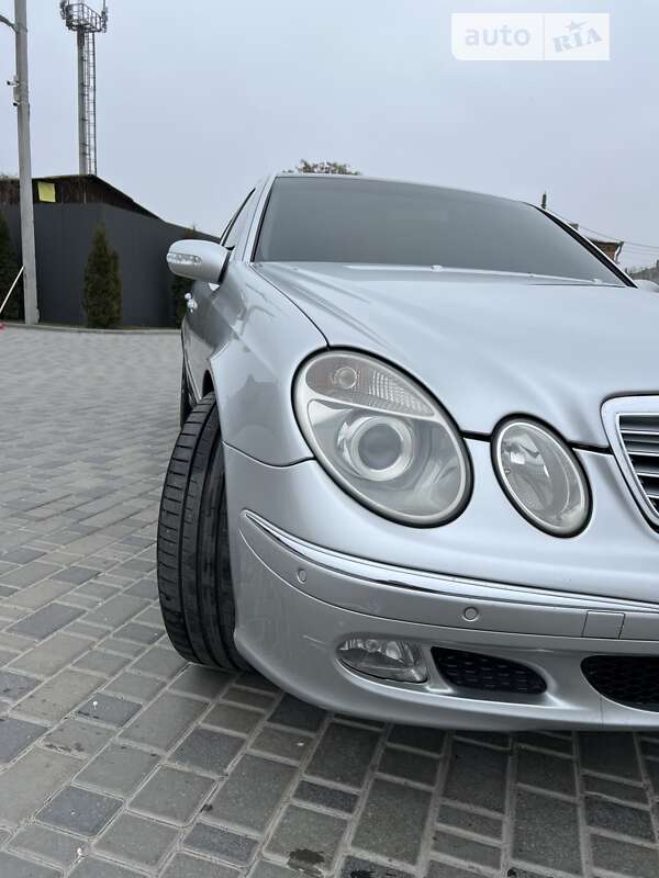 2003 mercedes-benz e 200
