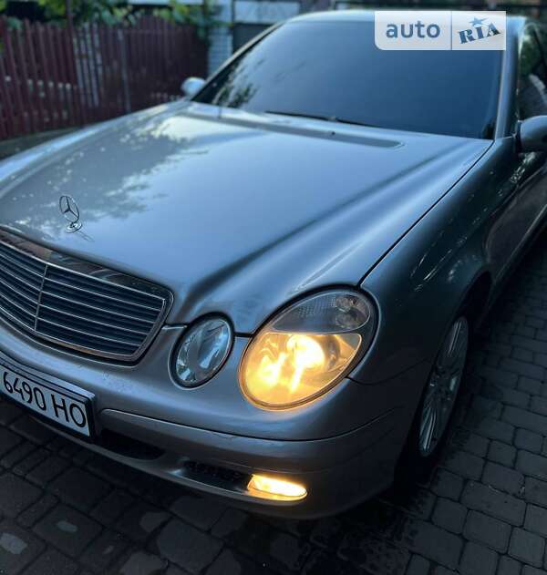 2003 mercedes-benz e 200