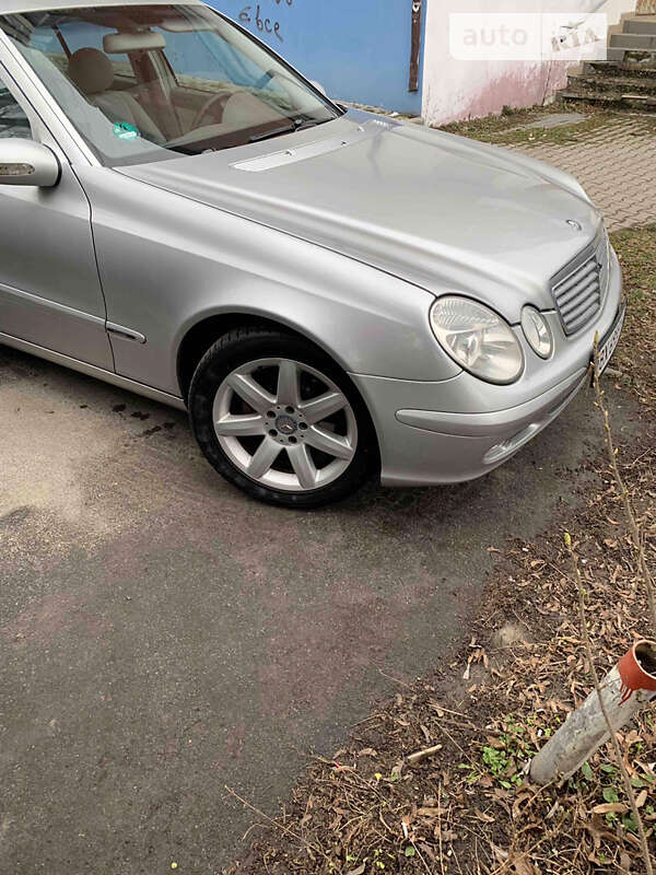 2004 mercedes-benz e 200