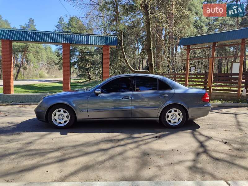 2005 mercedes-benz e 200
