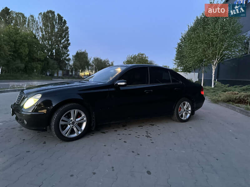2005 mercedes-benz e 200