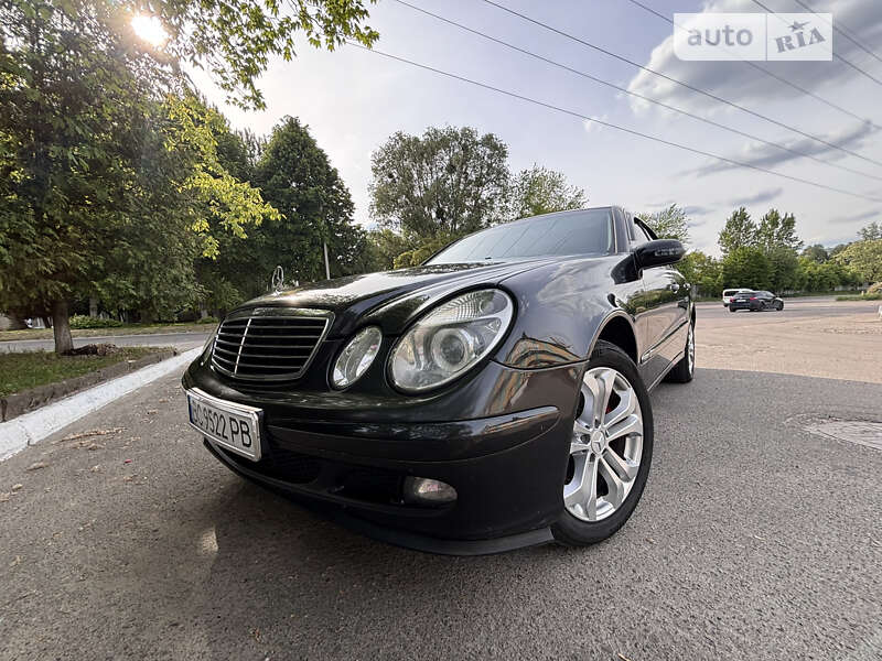 2005 mercedes-benz e-200