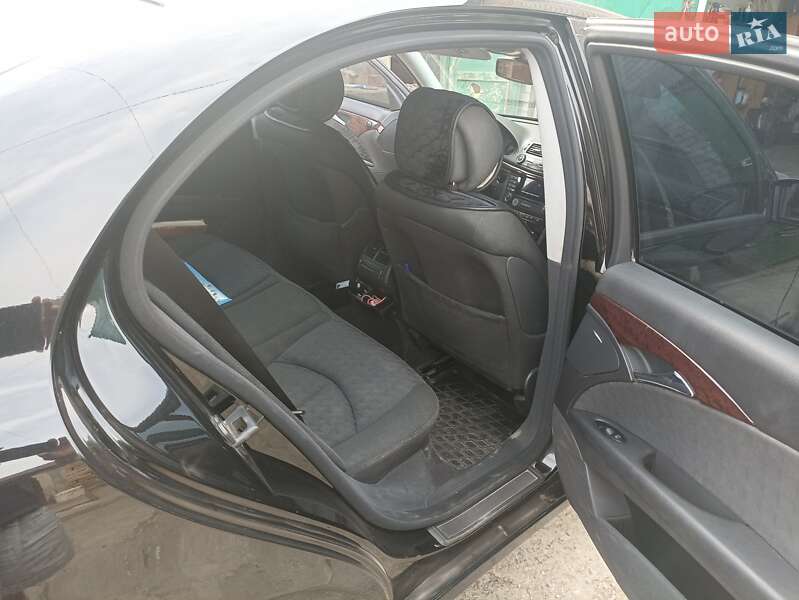 2005 mercedes-benz e 200