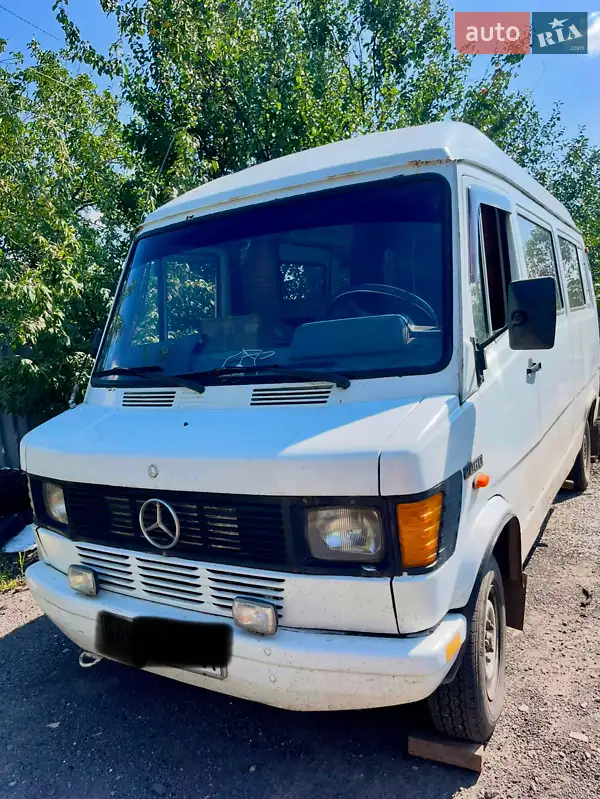 1990 mercedes-benz 208 d
