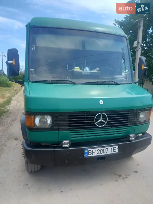 1997 mercedes-benz 711 d