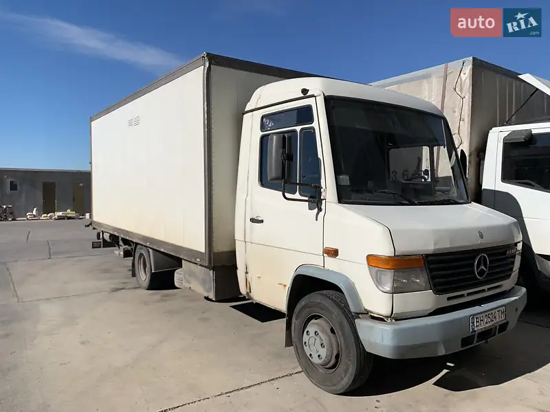 2000 mercedes-benz 814 d