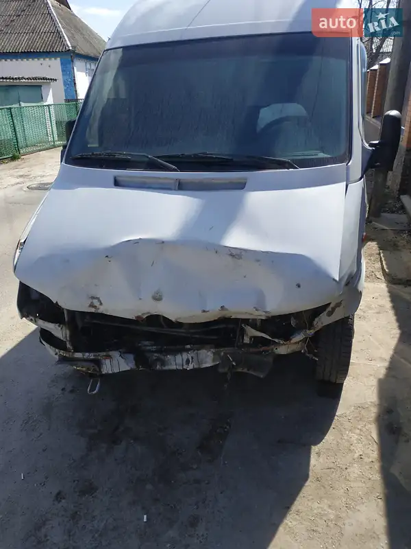 2000 mercedes-benz 208