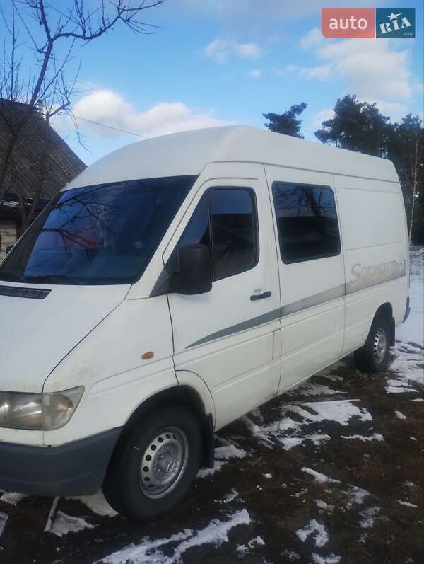1998 mercedes-benz 210