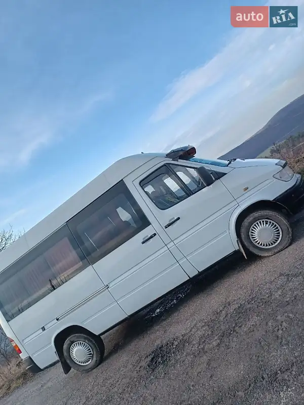 1999 mercedes-benz 210