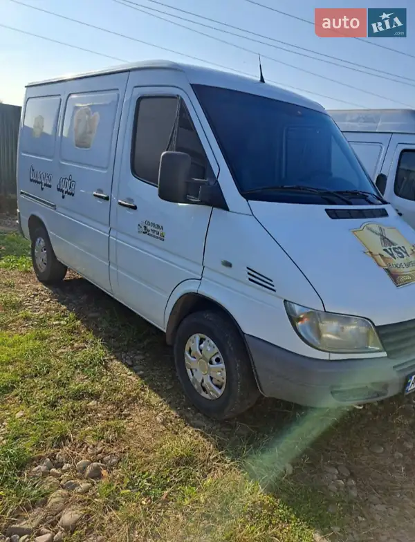 2001 mercedes-benz 208